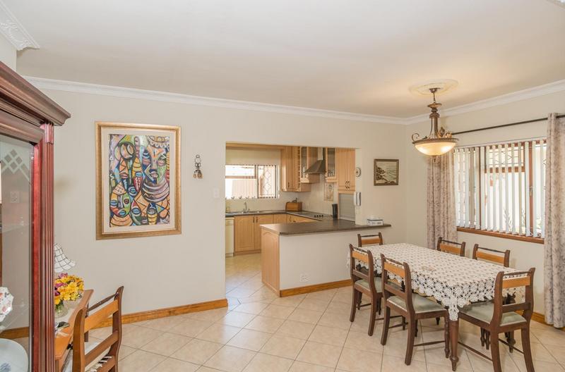 3 Bedroom Property for Sale in Meadowridge Western Cape